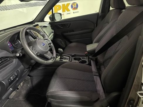 Used 2025 Subaru Forester Premium AWD/4WD image 11