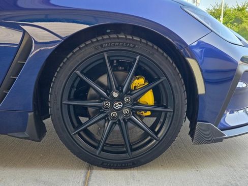 Used 2025 Toyota GR86 Premium RWD image 22