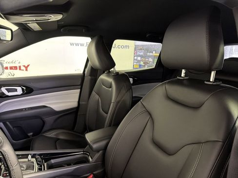 New 2026 Jeep Compass Limited image 12