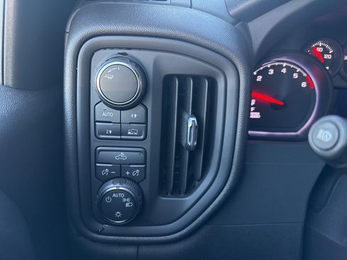 Used 2024 Chevrolet Silverado 1500 Custom image 35