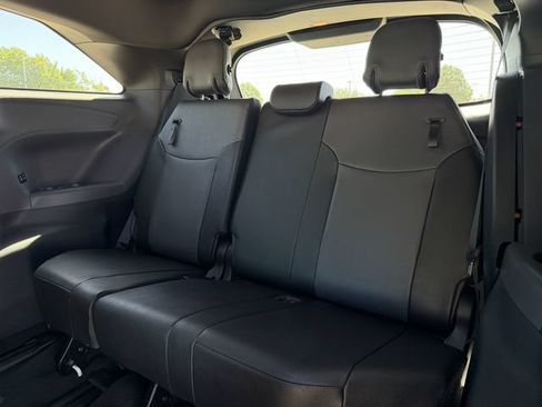 Certified 2024 Toyota Sienna XSE FWD image 29