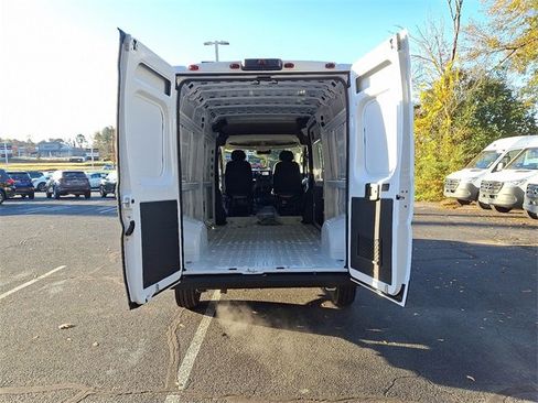 Used 2025 RAM ProMaster 2500 w/ Storage Group image 29
