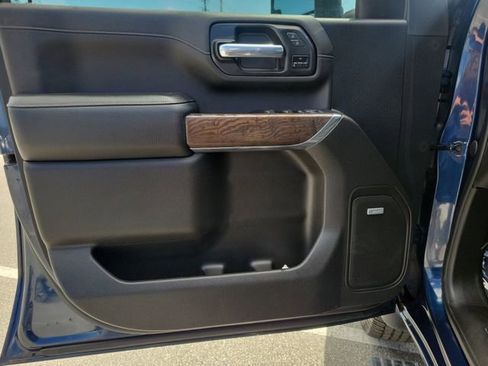 Used 2022 GMC Sierra 3500 Denali w/ Denali Ultimate Package image 18