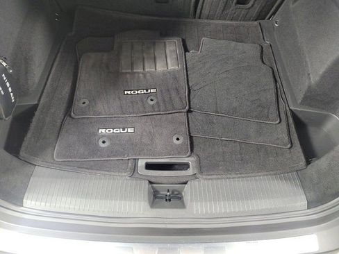 Used 2023 Nissan Rogue SV image 25