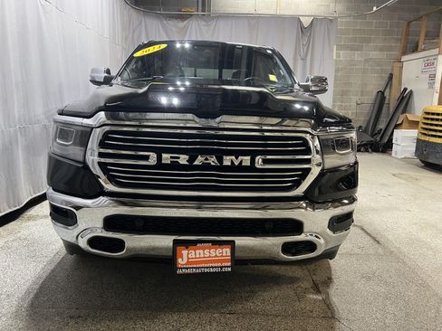 Used 2024 RAM 1500 Laramie AWD/4WD image 3