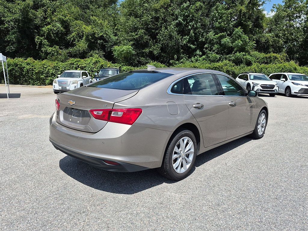 Used 2025 Chevrolet Malibu LT FWD image 3