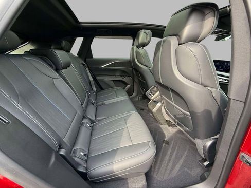 Used 2024 Cadillac Lyriq Sport image 16