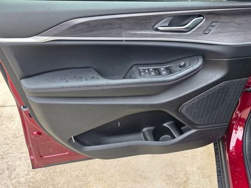 New 2025 Jeep Grand Cherokee L Limited w/ Black Appearance Package image 25