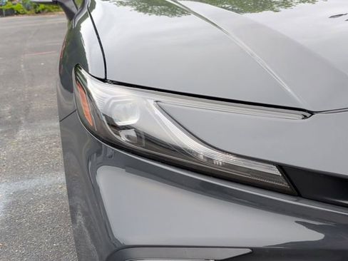 Used 2025 Toyota Camry SE w/ Convenience Package FWD image 11