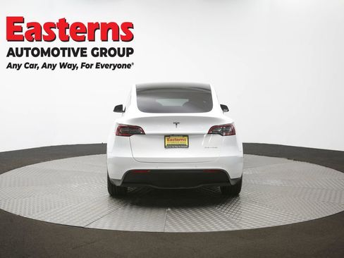 Used 2022 Tesla Model Y Long Range image 35