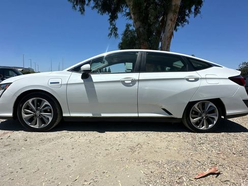 Used 2019 Honda Clarity Plug-In Hybrid image 6