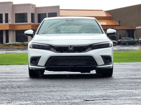 Used 2022 Honda Civic Sport Touring image 2