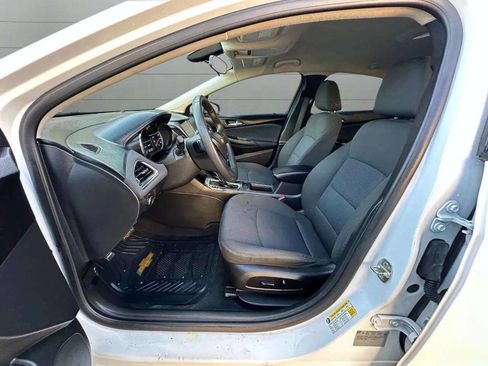 Used 2018 Chevrolet Cruze LT w/ Convenience Package image 31