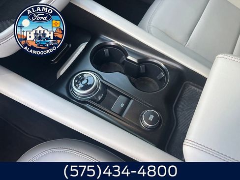 Used 2025 Ford Explorer Active w/ Active Comfort Package image 9