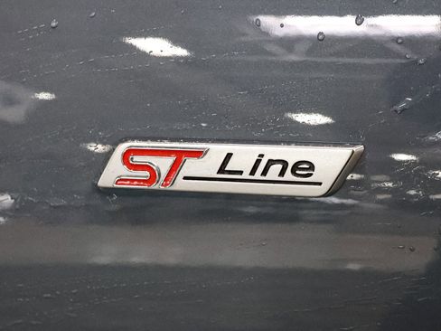 Certified 2025 Ford Escape ST-Line Elite image 18