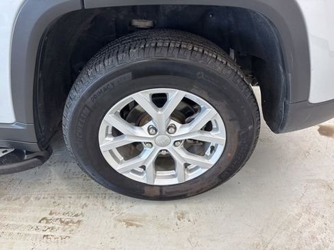 Used 2023 Jeep Grand Cherokee Limited w/ Luxury Tech Group II image 7