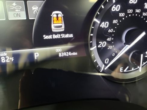 Used 2021 Toyota Highlander XLE AWD/4WD image 30