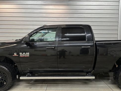 Used 2016 RAM 3500 Tradesman w/ Chrome Appearance Group image 5