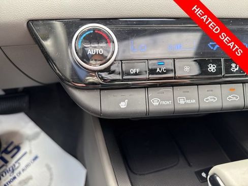 Certified 2024 Hyundai Elantra SEL w/ Convenience Package FWD image 11