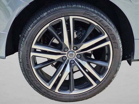 Used 2020 Volvo XC60 T5 R-Design w/ Protection Package Premier FWD image 22