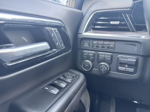 Used 2025 Chevrolet Tahoe LT w/ Comfort Package AWD/4WD image 8