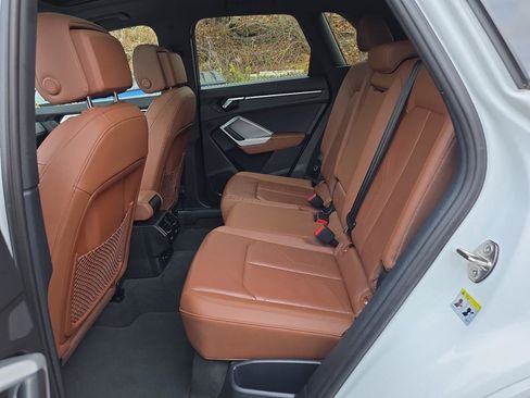 Used 2022 Audi Q3 2.0T Premium w/ Convenience Package image 27