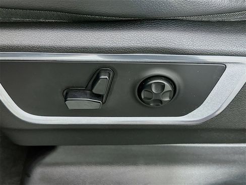 Used 2019 RAM 1500 Laramie image 19