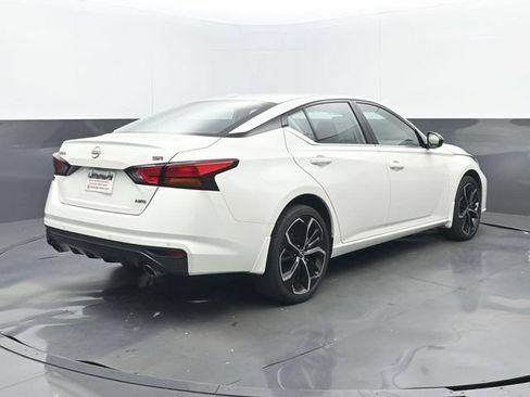 Used 2025 Nissan Altima 2.5 SR AWD/4WD image 6