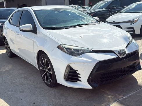 Used 2017 Toyota Corolla SE FWD image 2