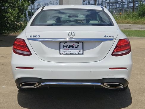 Used 2019 Mercedes-Benz E 300 4MATIC image 5