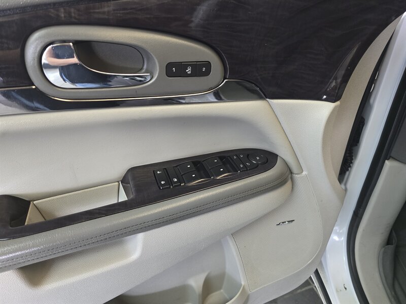 Used 2016 Buick Enclave Premium w/ Experience Buick Package FWD image 22