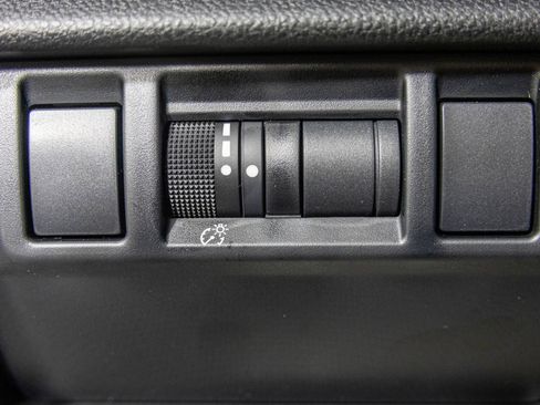 Used 2025 Subaru Crosstrek 2.0i Premium image 34