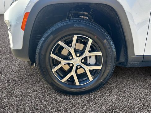 New 2025 Jeep Grand Cherokee Limited w/ Trailer Tow Package image 10