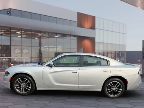 Used 2019 Dodge Charger SXT AWD/4WD image 8