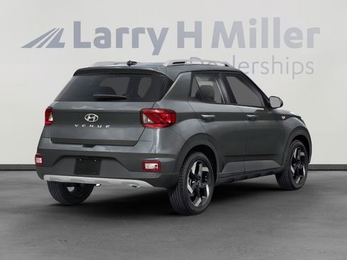 New 2026 Hyundai Venue SEL FWD image 2