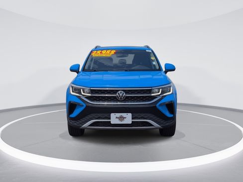 Used 2024 Volkswagen Taos SEL AWD/4WD image 2