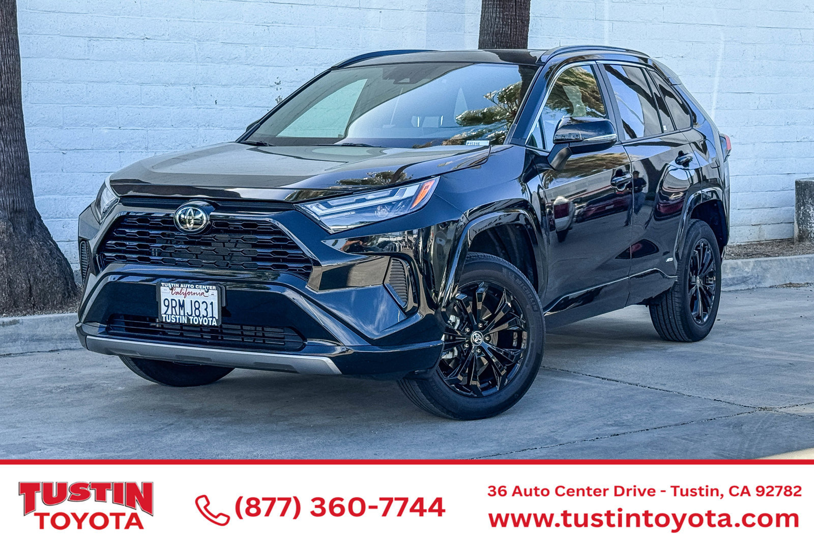 Certified 2025 Toyota RAV4 SE w/ Convenience Package AWD/4WD image 1