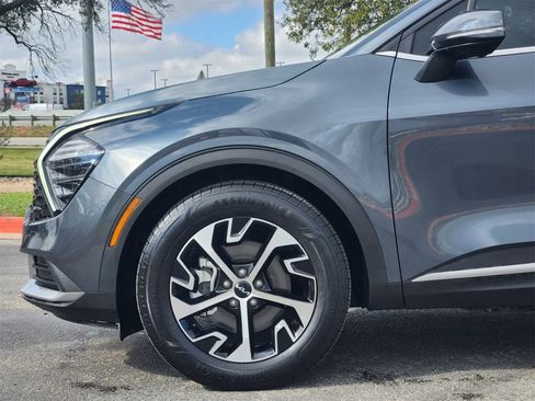 Certified 2024 Kia Sportage EX image 8