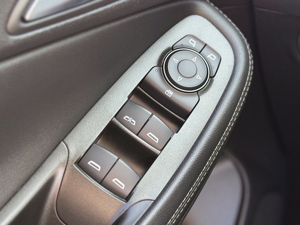 Used 2022 Buick Encore GX Select AWD/4WD image 20
