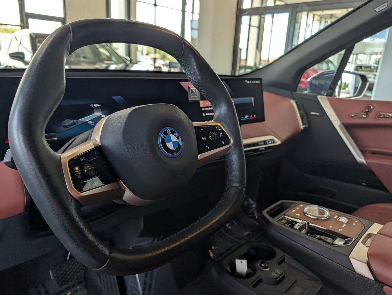 Used 2024 BMW iX xDrive50 AWD/4WD image 17