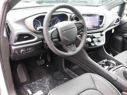 New 2027 Chrysler Pacifica Limited
