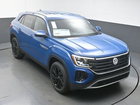 New 2026 Volkswagen Atlas Cross Sport SE FWD image 41