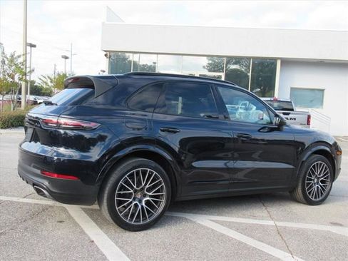 Used 2020 Porsche Cayenne image 6