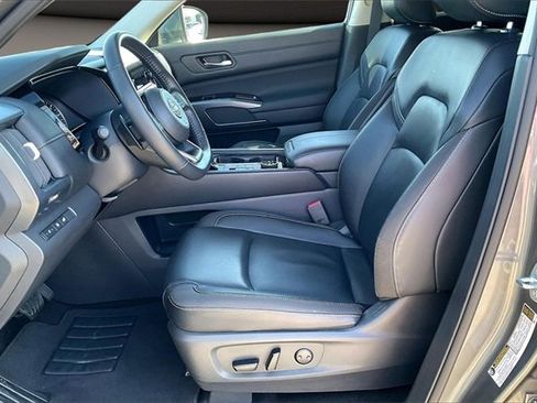 Certified 2025 Nissan Pathfinder SL image 23