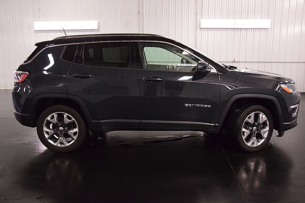 Used 2018 Jeep Compass Limited w/ Navigation Group AWD/4WD image 9