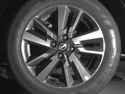Used 2025 Nissan Versa SV FWD image 17