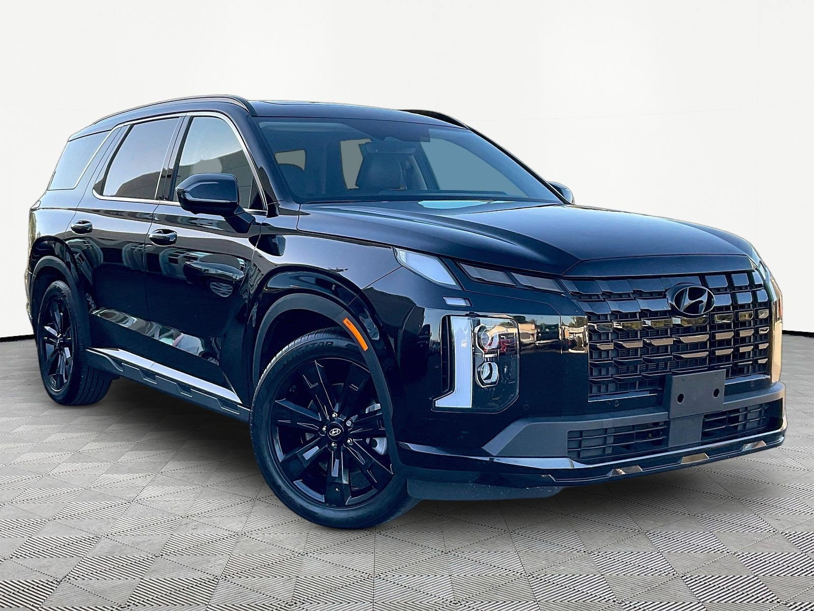 Used 2025 Hyundai Palisade XRT FWD image 3