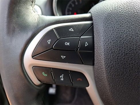 Used 2018 Jeep Grand Cherokee Altitude image 22