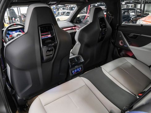 Used 2025 BMW M5 -Carbon Ceramic Brakes, Execut w/ Carbon Package image 24