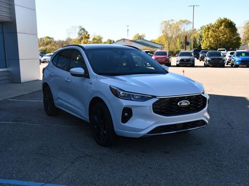 New 2026 Ford Escape ST-Line Elite w/ Class II Trailer Tow Package image 9